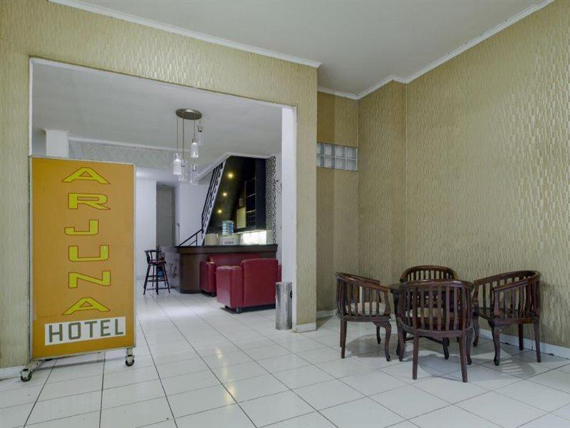 Hotel Arjuna Bekasi Luaran gambar
